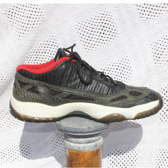 Jordan 11 Retro Low IE Bred - 306008-061 Size 13 2003 - Picture 2 of 12